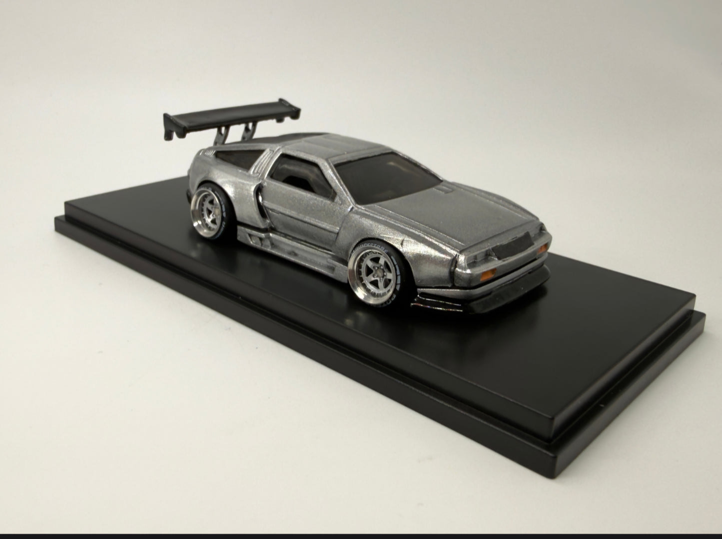 DMC Delorean Aero Sport