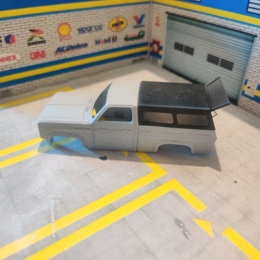 '83 Silverado Bed Cap (Open/Closed)